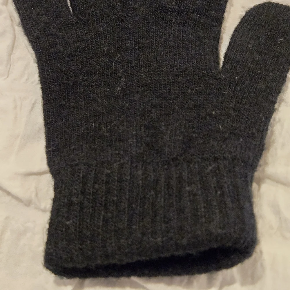 🖤 Women’s Mini Black Knit Gloves – Stretch Fit